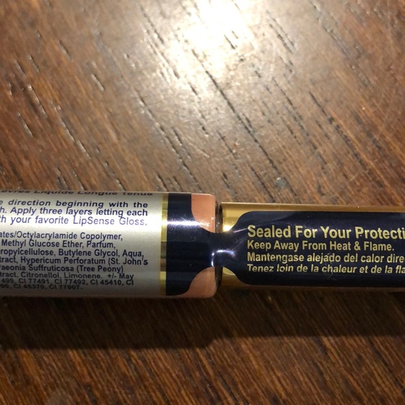 Lipsense - Picture 3 of 3